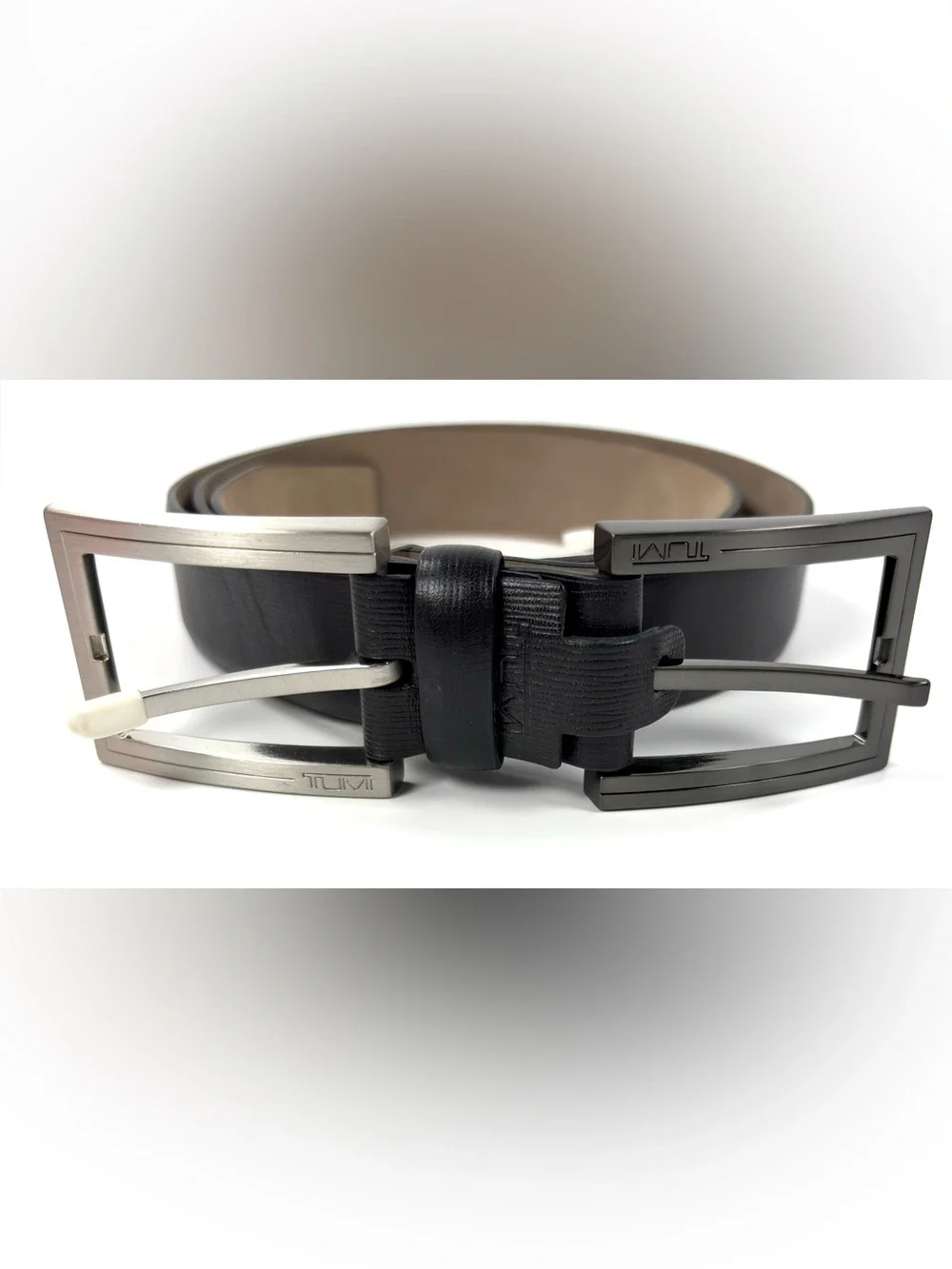 TUMI Men’s Saffiano Leather Belt Size 36 Black 2 Interchangeable Buckles NWT